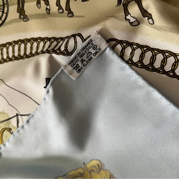 Hermes silk scarf Promenade de Longchamp - Picture 8 of 16